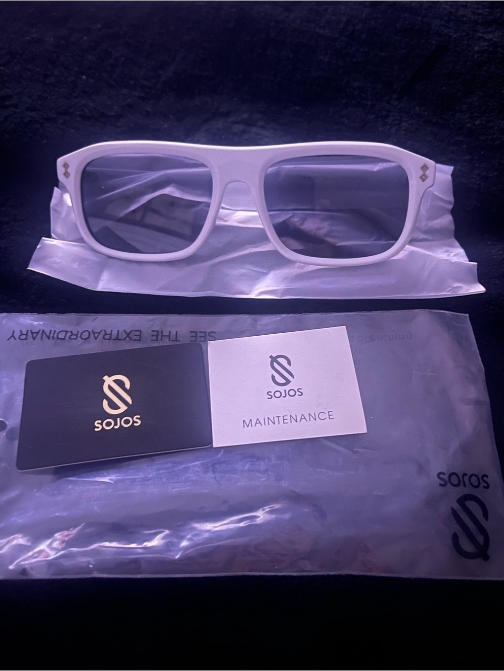 Sojos Men’s White Rectangle Sunglasses